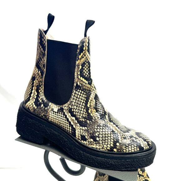 LOEFFLER RANDALL Raquel Sahara Snakeskin Print Leather Chelsea Boots Size 7 - Picture 1 of 9